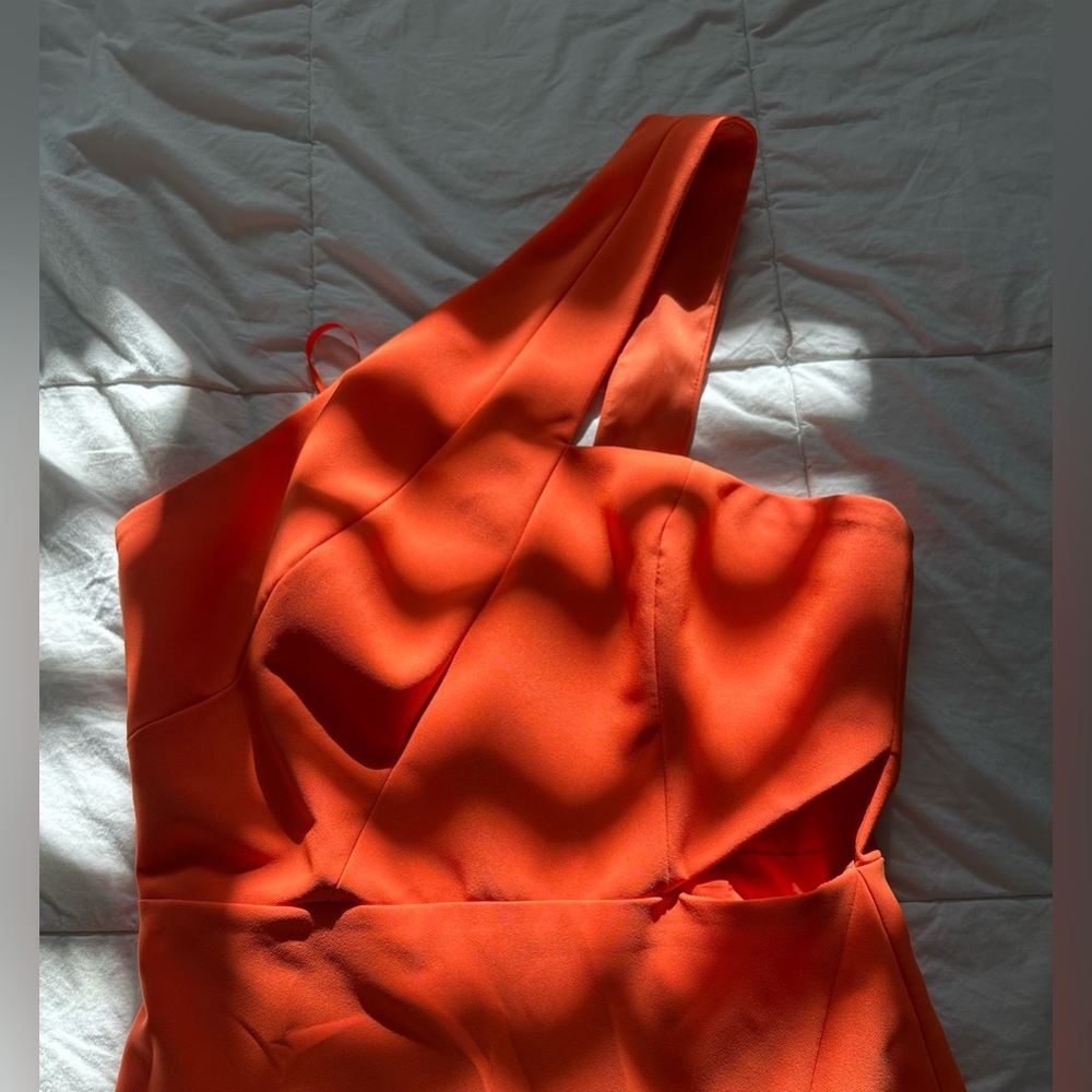 Asymmetrical cutout column gown size S (size 2)